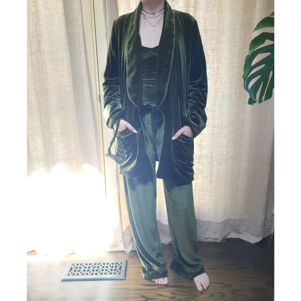 Size Small Pajama Robe Set - Picture 4 of 7